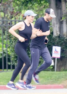 jennifer-garner-and-john-miller-out-jogging-in-brentwood-08-14-2023-6.jpg