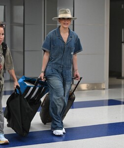 jennifer-lopez-arrives-at-jfk-airport-in-new-york-08-12-2023-0.jpg