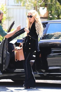rachel-zoe-out-and-about-in-west-hollywood-05-12-2023-2.jpg