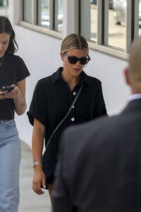 sofia-richie-out-for-a-friendly-lunch-meet-at-il-pastaio-in-beverly-hills-08-01-20232-0.jpg