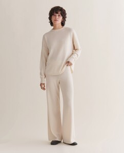 BUTTERMILK_CASHMERE_SWEATSHIRT_2_67150ada-e31a-4bd3-b586-a2f177d03abf.thumb.jpg.1fc9ec57f9a9c24ac57615512886c62a.jpg