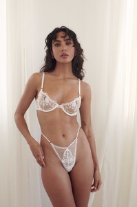 NICOLETTESETWHITE_LACEUNDERWIRE_KATTHELABEL1_1e483f43-effd-4f33-8559-853885dee8f4.thumb.jpg.9039e82cbe40db91b7ccee2ebda807ff.jpg