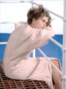 Pastelli_Hovart_Vogue_Italia_February_1985_02_03.thumb.png.4e0bb03440f72ae48e802d0d690bb68b.png