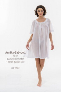 annikabd-800x1200.jpg