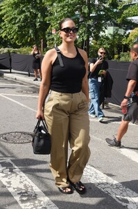 ashley-graham-leaves-michael-kors-ss24-show-at-new-york-fashion-week-09-11-2023-6.jpg