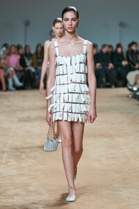 00040-paco-rabanne-fall-2023-ready-to-wear-credit-gorunway.thumb.jpg.675c7897968e5bf7dedb846f5c008130.jpg