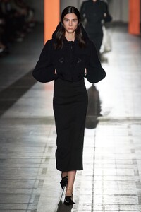 00051-prada-fall-2023-ready-to-wear-credit-gorunway.thumb.jpg.9353173524d213c67bf90ae489ac2d7a.jpg