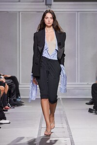 Coperni_ss24_runway_press_look08.thumb.jpg.b1b4b93ecf7c27b059791e64a8d19b81.jpg