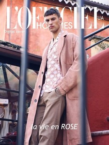 LOfficiel-Hommes-Ukraine-David-Trulik-1.thumb.jpg.4257f2b399c841da30e305190bea24e0.jpg