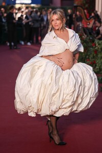 pregnant-sienna-miller-at-vogue-world-london-2023-at-theatre-royal-drury-lane-in-london-10-14-2023-2.jpg