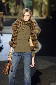 09542_celebrity_city_Roberto_Cavalli_Milan_Fall_06_65_123_26lo.thumb.jpg.79712a878920896c6a54884ba2820932.jpg