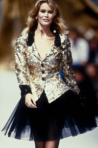 1991-chanelcoutureFW-8.jpg