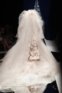 ZuhairMurad2010HauteCouture179.thumb.jpg.52c753667fbe786d229340af39a432c1.jpg