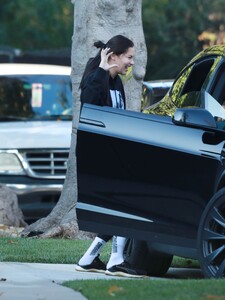 adriana-lima-leaves-her-residence-in-la-12413506647.thumb.jpg.67195edebef36f4a122acf1335d4adc3.jpg