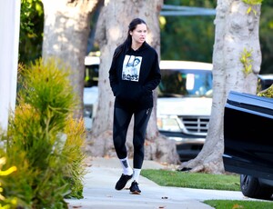 adriana-lima-leaves-her-residence-in-la-68243506640.thumb.jpg.d80dd34434e7867b16bd7c4e21bd649c.jpg