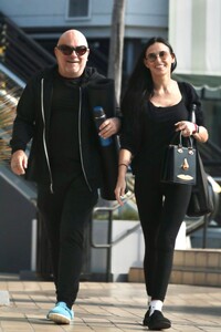 demi-moore-leaves-morning-yoga-class-in-studio-city-11-25-2023-7.jpg