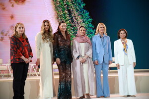 9.-Gloria-Guevara-Elle-Macpherson-Adriana-Lima-Princesa-Haifa-Al-Saud-Valeria-Mazza-y-Laura-Chinchilla-1-1024x683.jpg