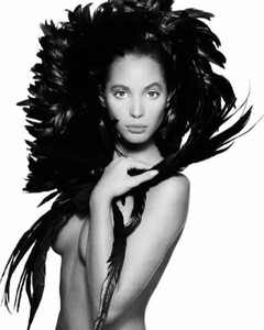 Christy Turlington - Patrick Demarchelier [2017.09.25].jpg