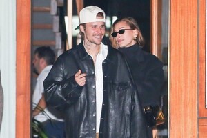 hailey-and-justin-bieber-leaves-a-dinner-in-malibu-12-10-2023-2.jpg