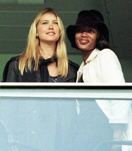 naomi campbell valeria mazza.jpg