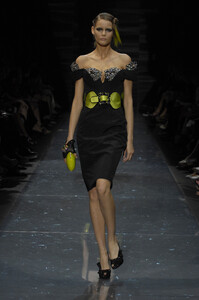 GiorgioArmaniPrive2007HauteCouture169.thumb.jpg.71978bf5d54a737b3371ae2148da3995.jpg