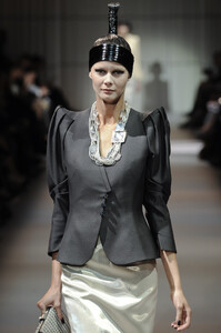 GiorgioArmaniPrive2009HauteCouture27.thumb.jpg.f898a8f07369c5915a66445b5159d2ec.jpg