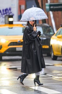 Irina-Shayk---Out-in-Manhattan-12.jpg