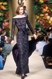 YvesSaintLaurent1996HauteCouture189.thumb.jpg.8ed5bb466a41bdcae61575d2fcec1b16.jpg