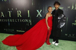 jada-pinkett-smith-at-the-matrix-resurrections-premiere-screening-at-castro-theatre-in-san-francisco-12-18-2021-5.jpg