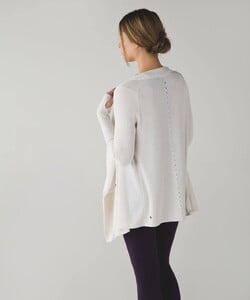 lululemon-resolution-wrap-heathered-white-3151-13073.jpg