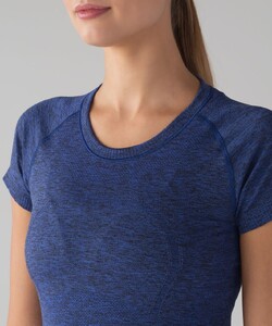 lululemon-swiftly-tech-short-sleeve-crew-blazer-blue-black-028929-155078.jpg