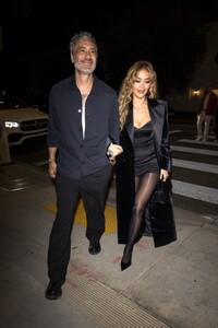 rita-ora-and-taika-waititi-arrives-at-leonardo-dicaprio-s-49th-birthday-party-in-beverly-hills-11-11-2023-3.jpg