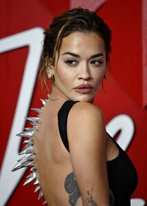 rita-ora-at-fashion-awards-2023-at-royal-albert-hall-in-london-12-04-2023-3.jpg