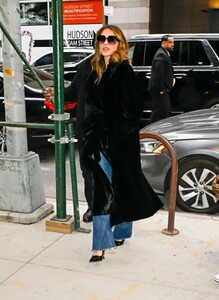 sofia-vergara-street-style-new-york-01-15-2024-0.jpg