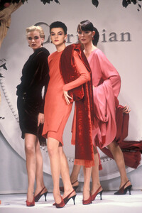 ChristianDior1990HauteCouture55.thumb.jpg.ba431daad72c556aff02360efdf8ee1d.jpg