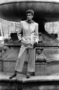 Cindy_Crawford_Perry_Ellis_FW1986_014.jpg