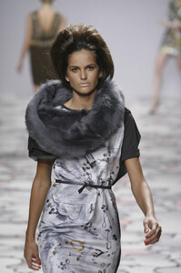 Giles2010WomenFW24.thumb.jpg.1934238b64e825a0794d4e0b73d87179.jpg