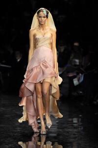 GiorgioArmaniPrive2007HauteCouture228.thumb.jpg.f9d890e70a0a287cd598a3b7ef2aae6b.jpg