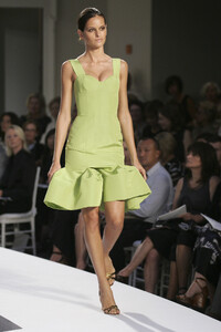 OscardelaRenta2008WomenRTW121.thumb.jpg.af5da75ffecc09ba7ce78ab968c1ac8f.jpg