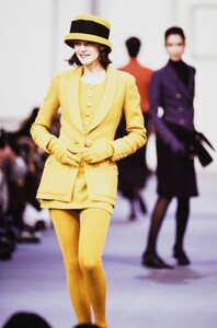 Sonia_Schnetzer_Karl_Lagerfeld_FW1989_01.jpg