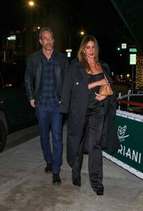 sofia-vergara-and-boyfriend-justin-saliman-at-cipriani-in-beverly-hills-02-01-2024-1.jpg