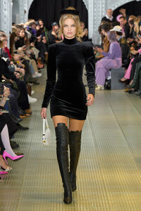 00043-patou-fall-2023-ready-to-wear-credit-gorunway.thumb.jpg.9abefdec9f06d8fc868fe01e2b09dab7.jpg