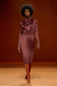 00059-hermes-fall-2023-ready-to-wear-credit-gorunway.thumb.jpg.38f7ff2caccaf6dbee4316da838ddbbc.jpg