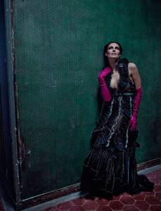 Vogue_Italy_2013-03-641.thumb.jpg.38b9058321f93f6ec63bc01ba983e829.jpg