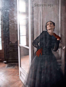 Vogue_Italy_2013-03-647.thumb.jpg.1d70ba516fe35476420e29f43f677c03.jpg