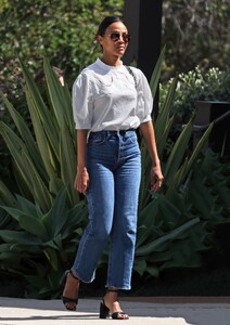 zoe-saldana-at-the-honor-bar-in-montecito-03-18-2024-6.jpg