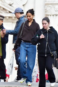 zoe-saldana-in-casual-outfit-shopping-in-venice-03-06-2024-4.jpg