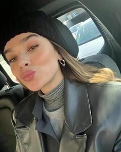 [2024.04.02] haileesteinfeld_435583651_966518058145330_3665915603609935423_n.jpg