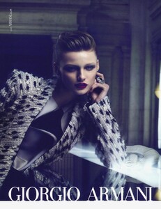 Mert__Marcus_Giorgio_Armani_Fall_Winter_2010_11_05.thumb.jpg.e3ed97ee74863a1cae16b980d5a35569.jpg