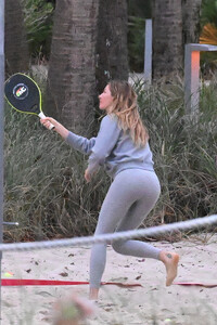 gisele and vivian in miami january 17 2024 25.jpeg